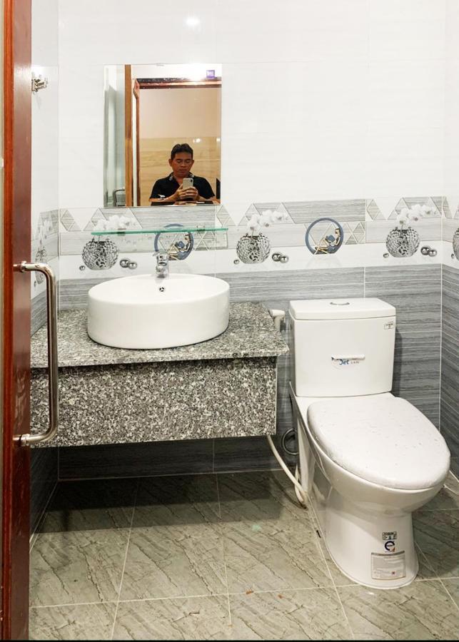 Ngoc Kha Tu 1 Hotel ลองซเวียน ภายนอก รูปภาพ